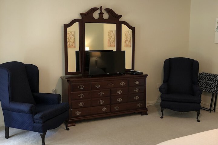 Room 18 of 109