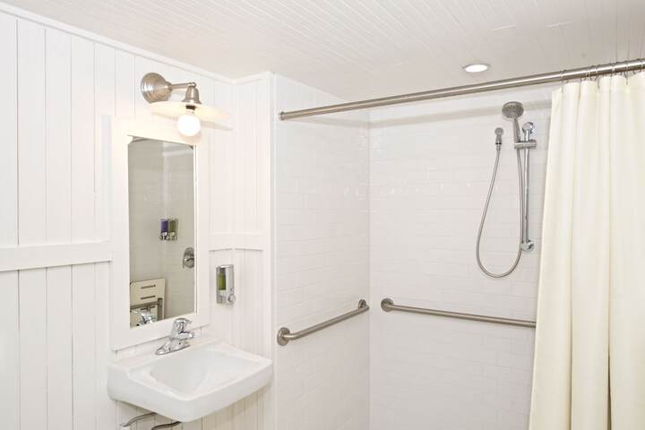 Room 14 of 24