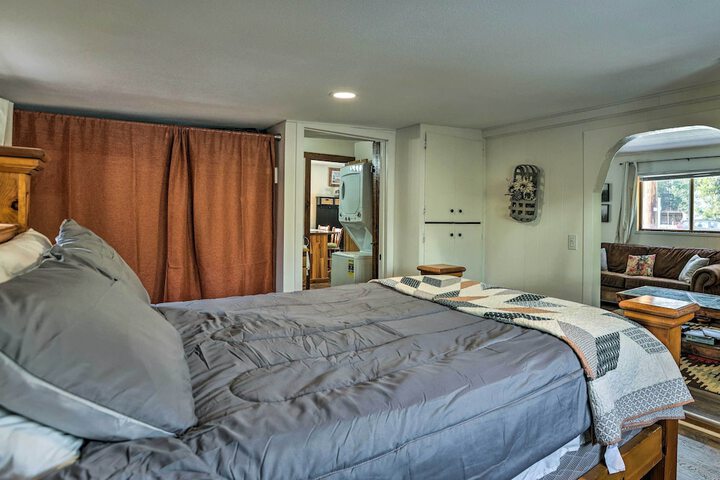 Private La Pine Cabin Rental: 30 Mi to Bend!