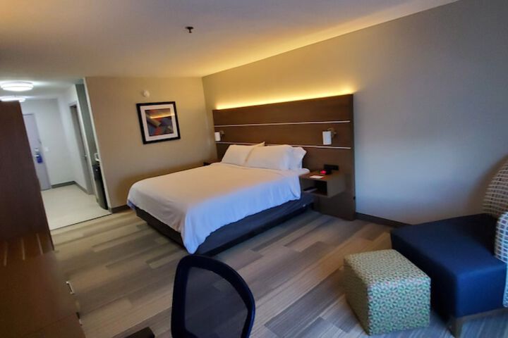 Room 41 of 62