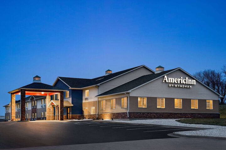 AmericInn by Wyndham Williamsburg
