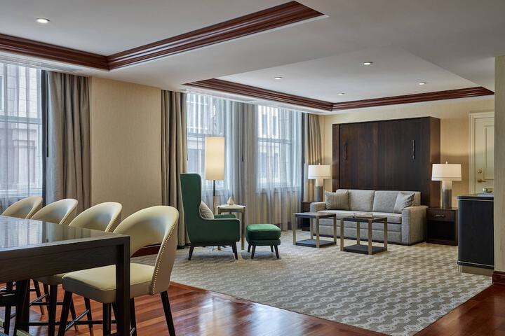 Room 32 of 110