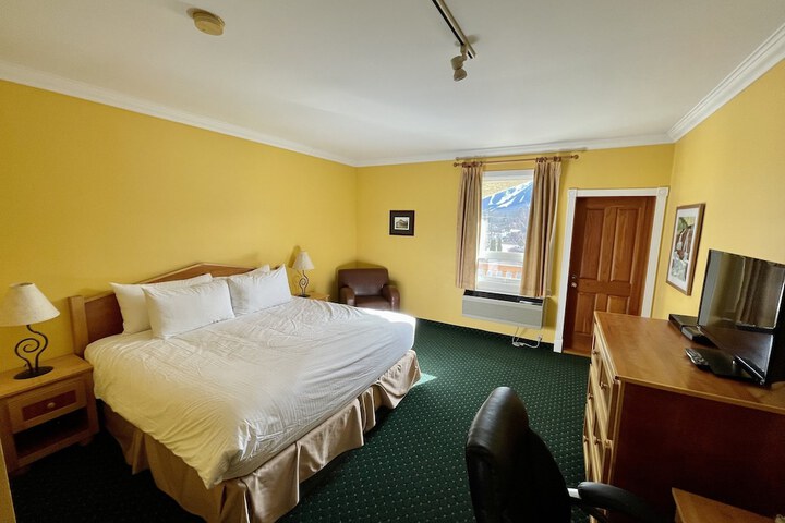 Room 40 of 61