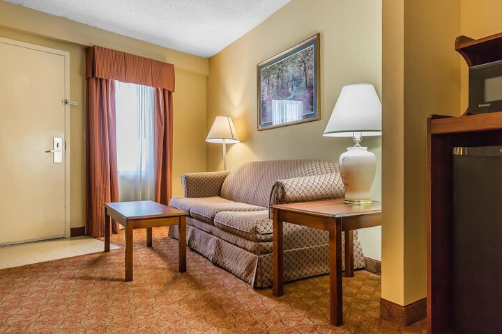 Quality Inn Calera I-65 exit 231