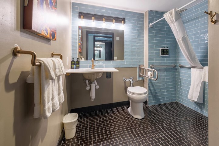 The Highlander Hotel Iowa City an Ascend Collection Hotel