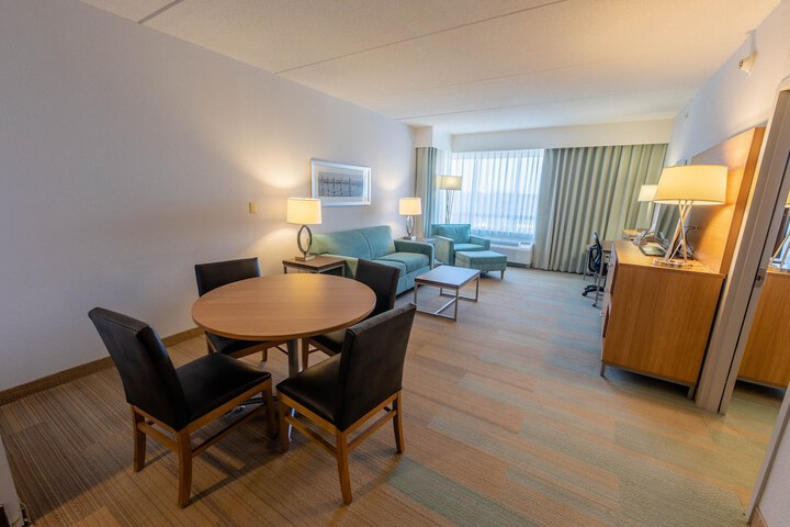 Room 32 of 93