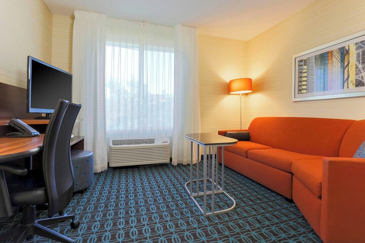 Room 10 of 29