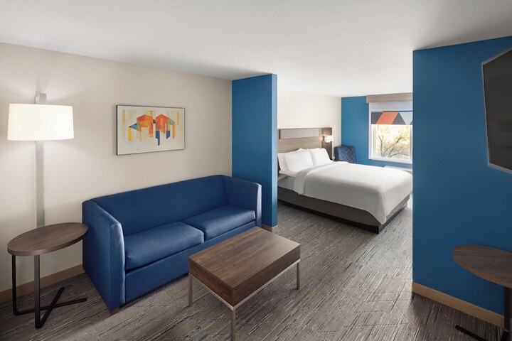 Room 14 of 36