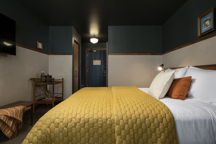 Room 19 of 41