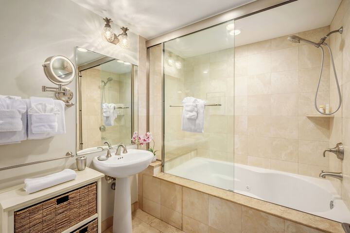 Waipouli Beach Resorts & Spa Kauai by OUTRIGGER