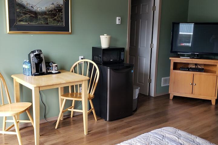 99 Mile Motel