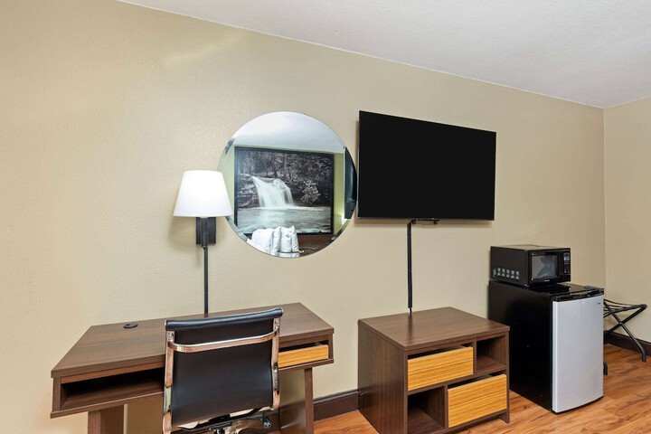 Room 13 of 26