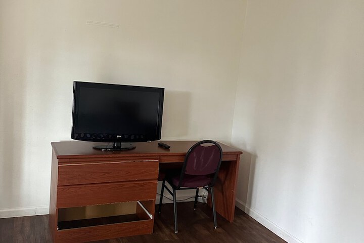 Room 15 of 18