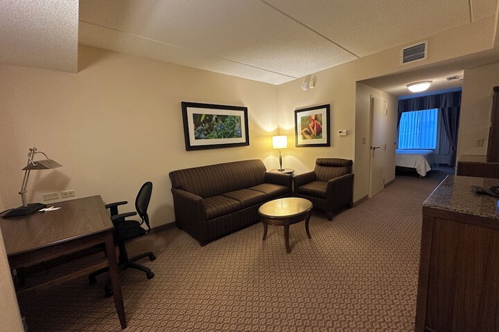 Arnot Grand Hotel & Suites