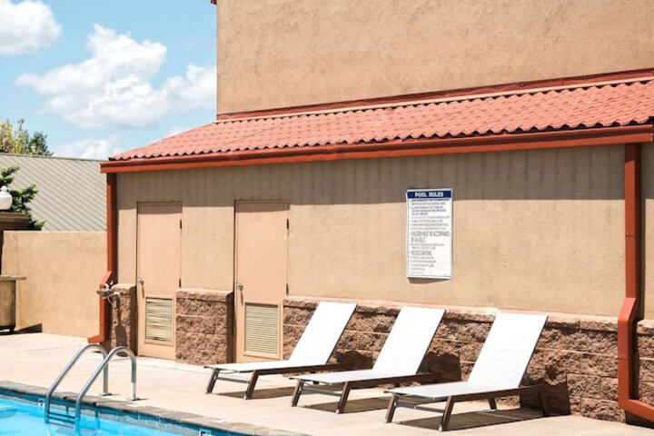 Pool 14 of 42