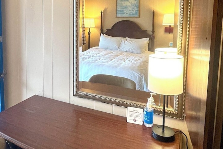 Maddox Inn