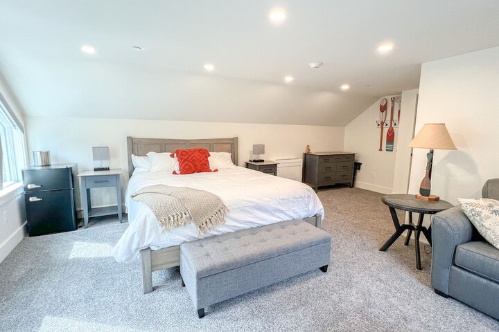 Room 52 of 73