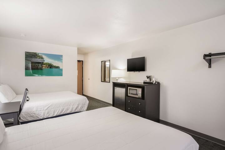 Room 11 of 37