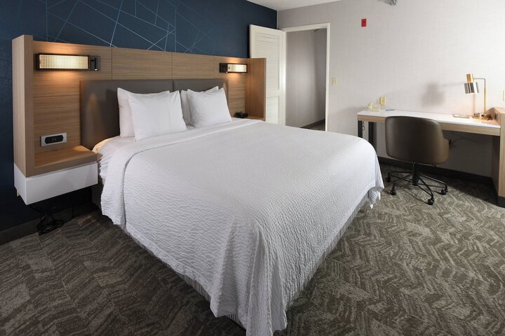 Room 18 of 32