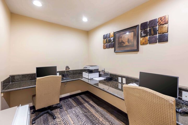 Business Center 79 of 79