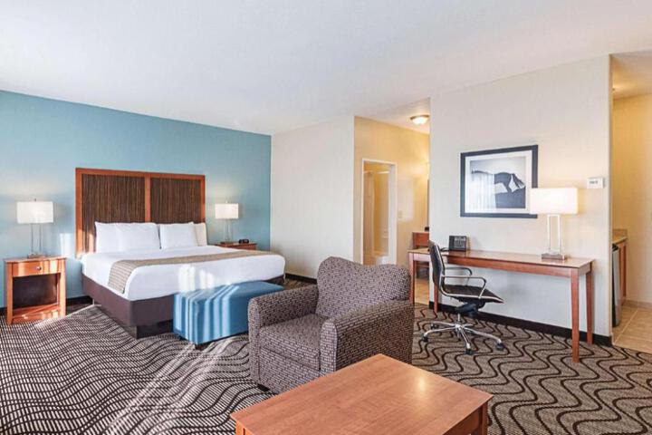 La Quinta Inn & Suites by Wyndham Mathis