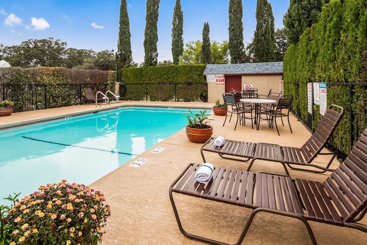 Pool 5 of 17