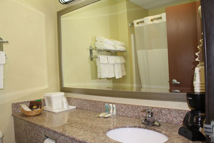 Room 21 of 32