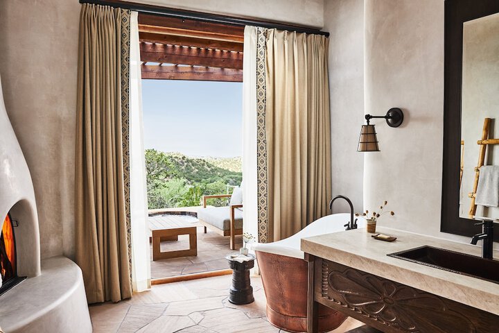Bishops Lodge Auberge Collection