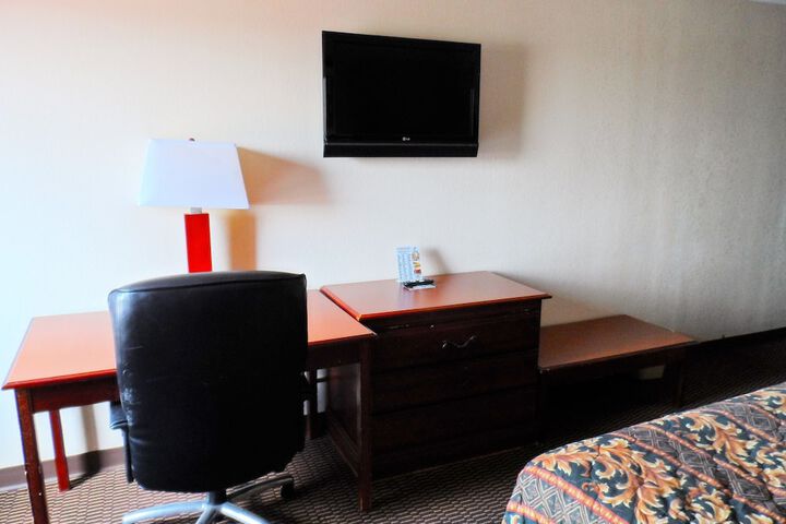 Room 9 of 19