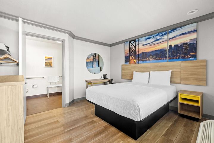 Days Inn by Wyndham San Francisco S / Oyster Point Airport