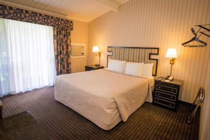 Los Gatos Lodge