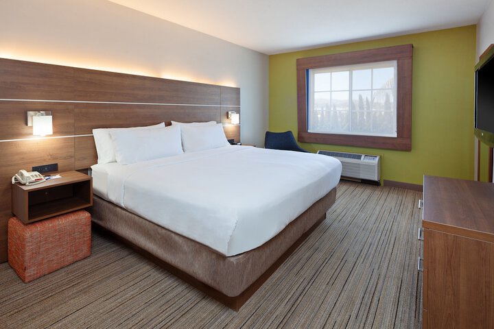 Room 28 of 40