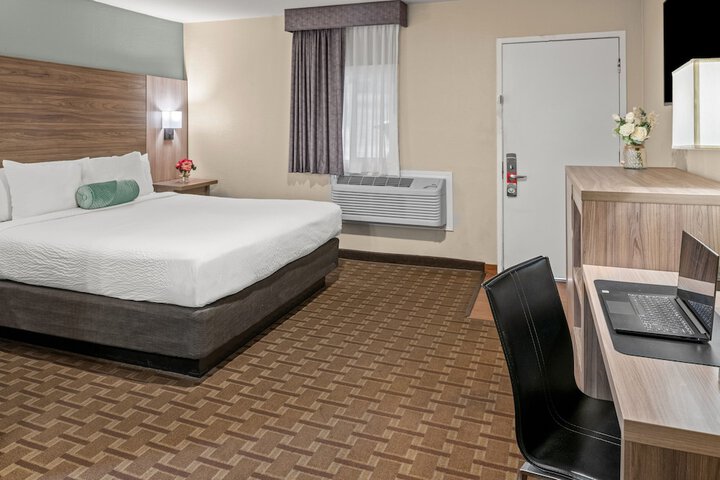 Room 10 of 38