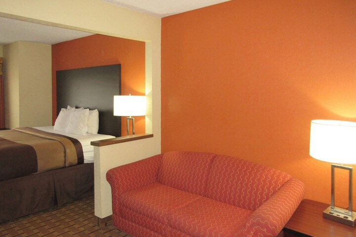 Quality Inn & Suites Benton Harbor - St. Joseph