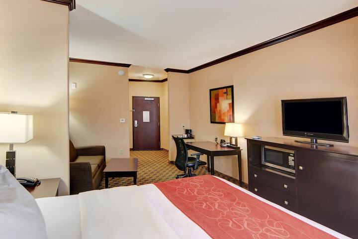 Room 11 of 30