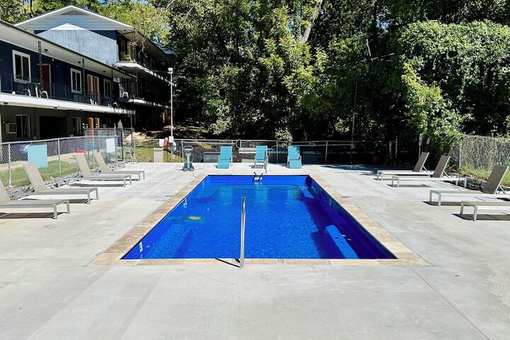 Pool 21 of 89