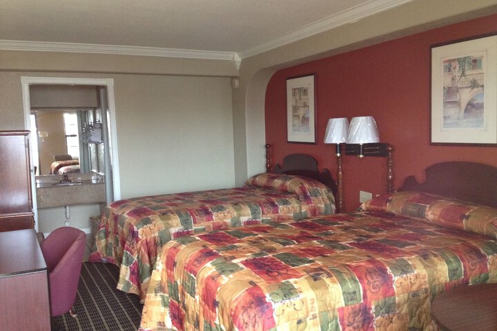 Room 10 of 15