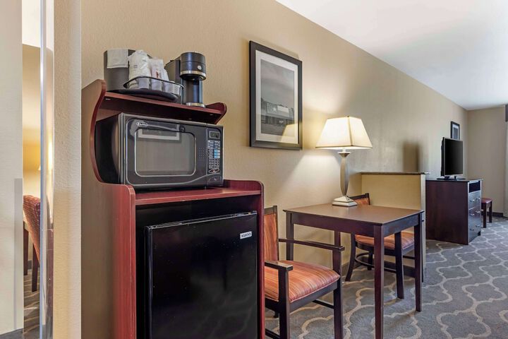 Room 33 of 40