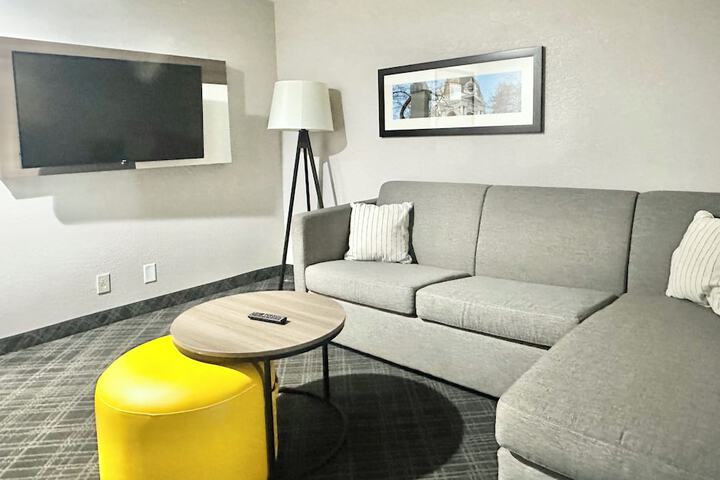 Comfort Inn & Suites Cartersville - Emerson Lake Point
