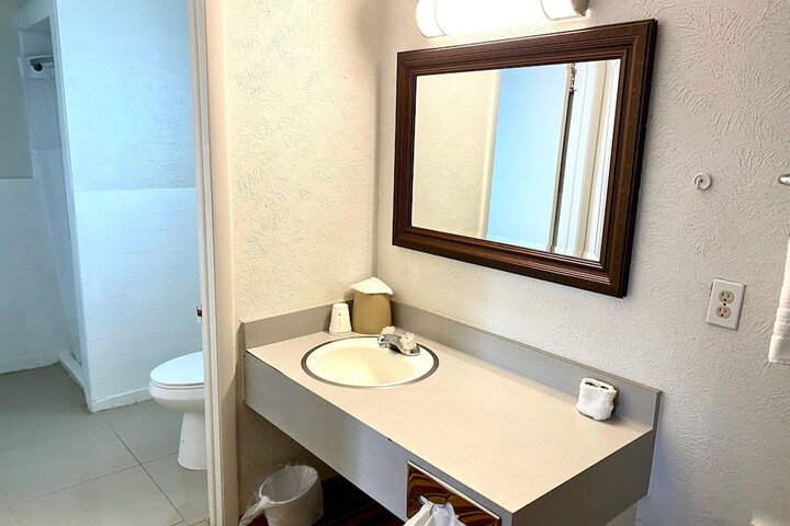 Room 34 of 38