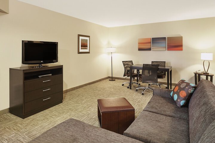 Staybridge Suites Chicago - Glenview by IHG
