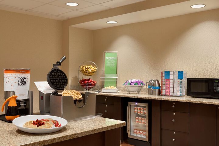 Hampton Inn & Suites Hartford / East Hartford