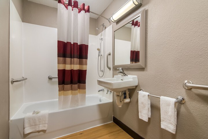 Room 26 of 35