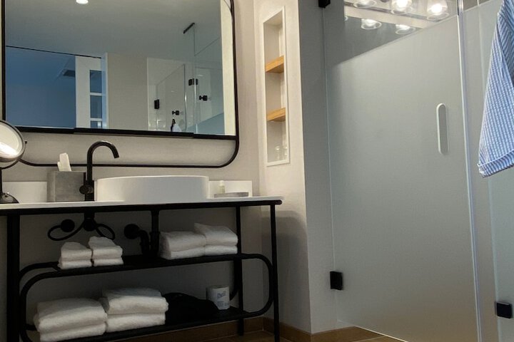 Room 16 of 46