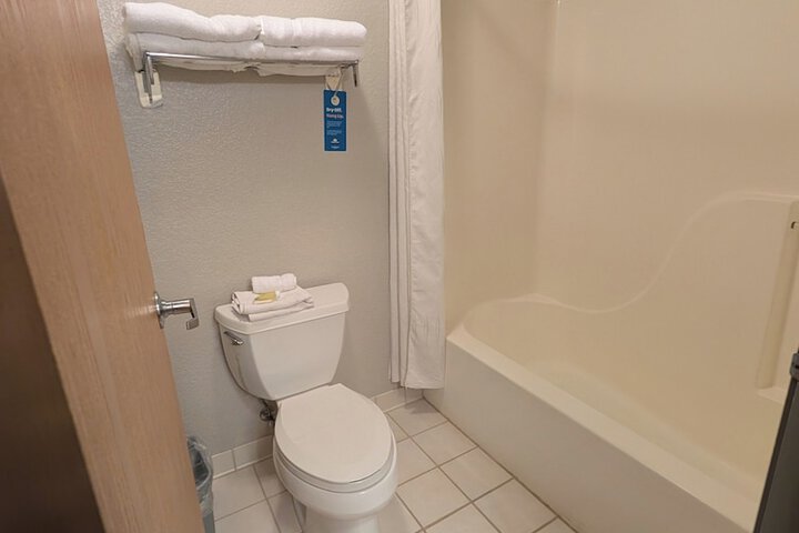 Days Inn & Suites by Wyndham Castle Rock
