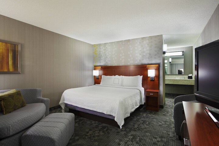 Room 14 of 40