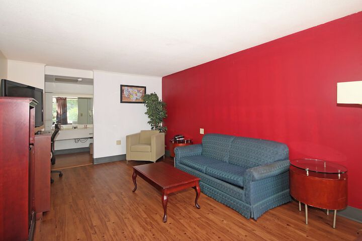 Americas Best Value Inn Pilot Mountain