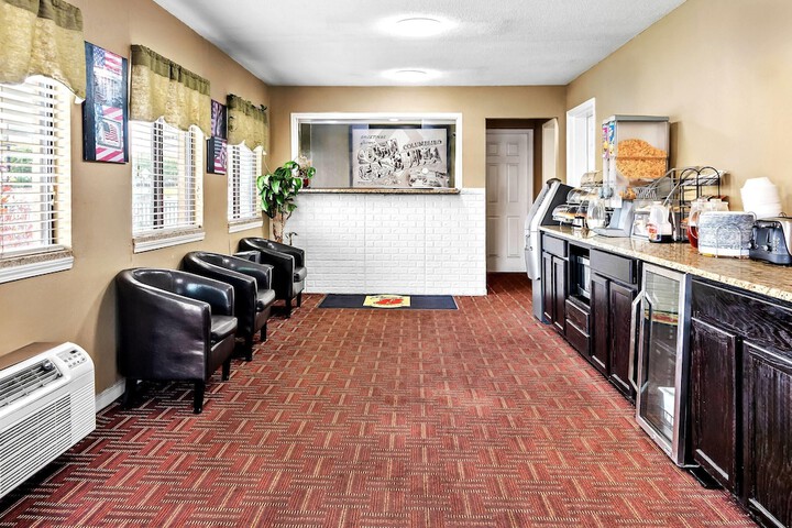Super 8 by Wyndham Columbia SC / Ft. Jackson