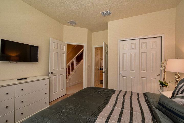 Room 6 of 26