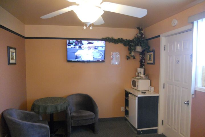 Room 27 of 48